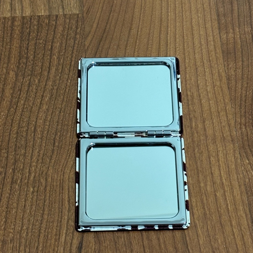 NEW BrownCow Print Compact Mirror - Picture 5 of 6